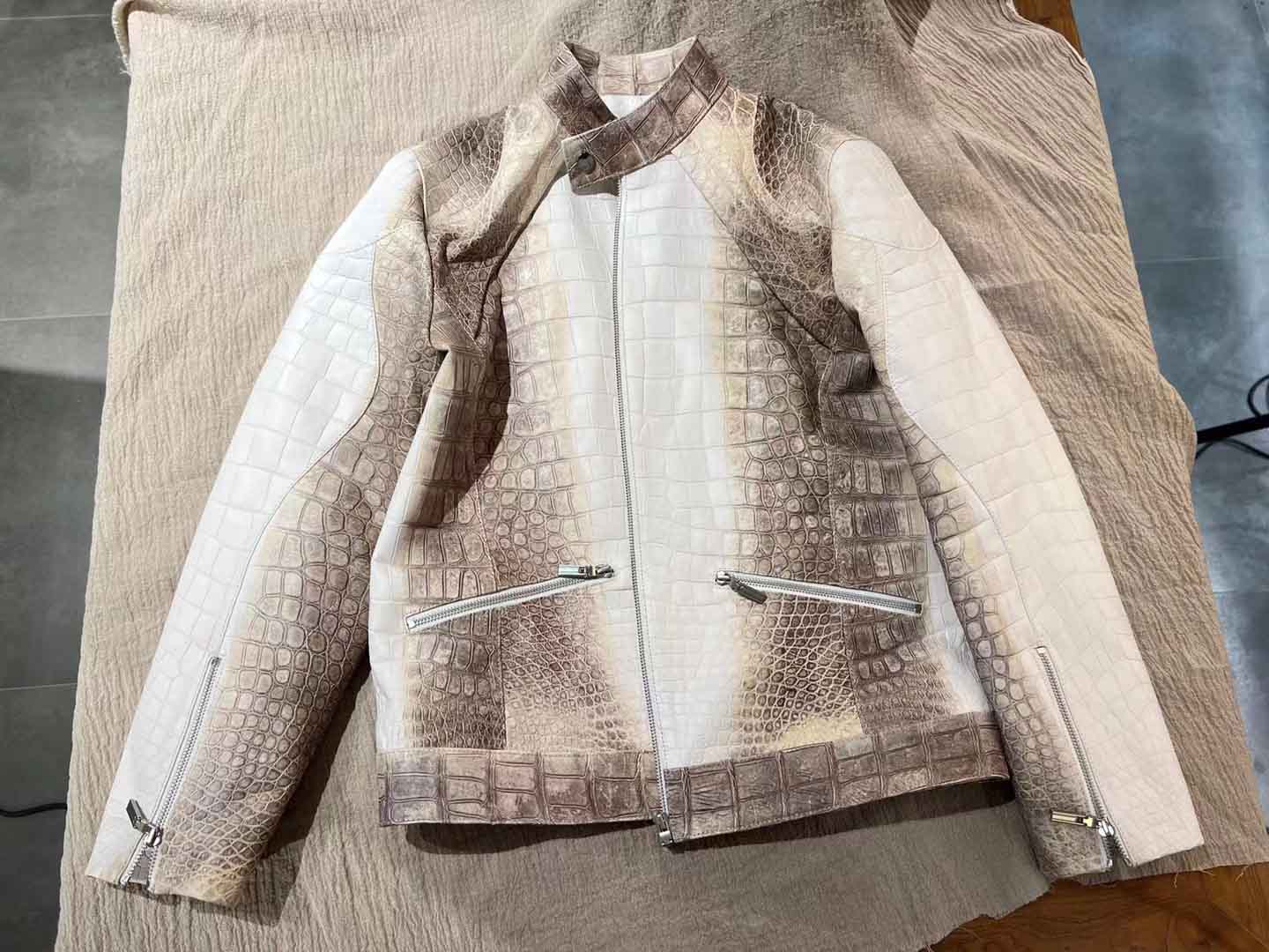 喜马拉雅白夹克