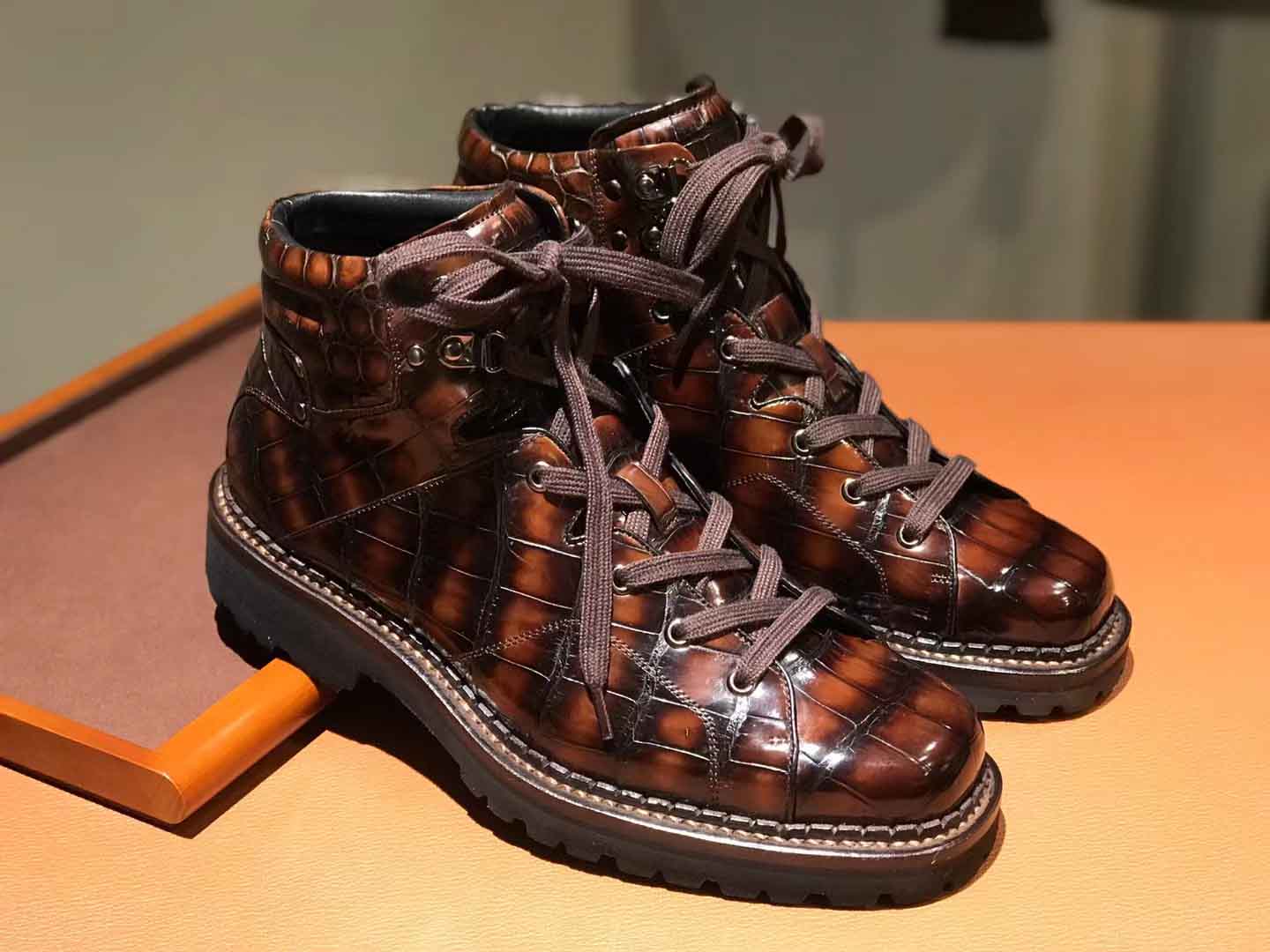 尼罗鳄男士靴子