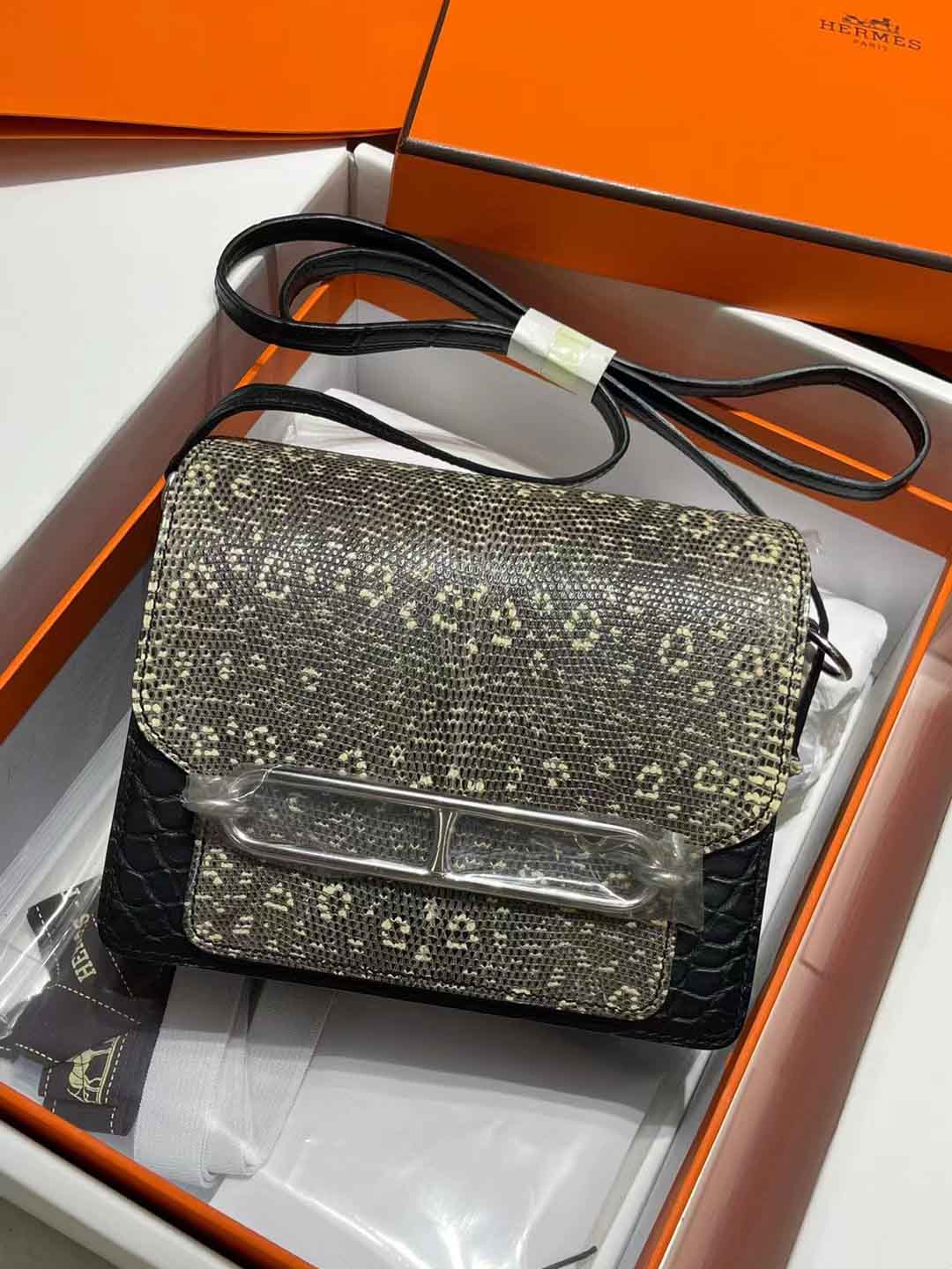 美洲鳄配蜥蜴皮